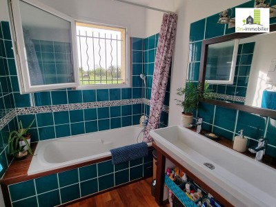 Sur le sectuer calme d'Agnin Ors immobilier vend jolie maison de 100m² avecgarage, abris voiture et jardin ave piscine (3).jpg