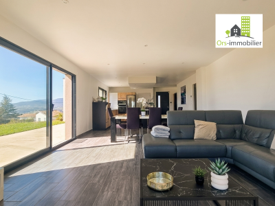 Maison avec grand séjour à vendre proche Vienne – Céline GANDI immobilier.png