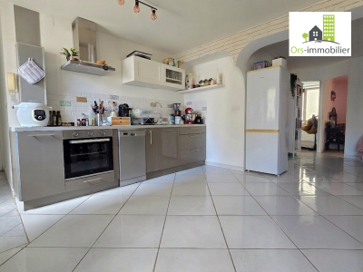 Vienne 38200 – Séjour avec espace salon – Bien à vendre Céline Gandi.png