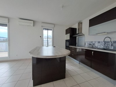 VENISSIEUX A LOUER VILLA LUCIE.jpg