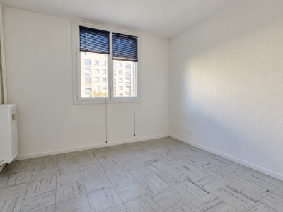 Appartement T3 d'une surface habitable de 68 m² au 1er étage sans ascenseur vienne 38.png